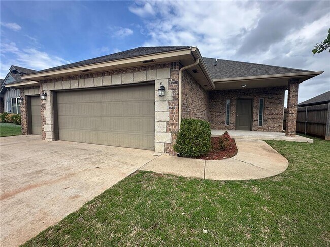 Building Photo - 8017 NW 160th Terrace