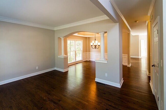 Foto del edificio - 2334 Tall Timbers Ln
