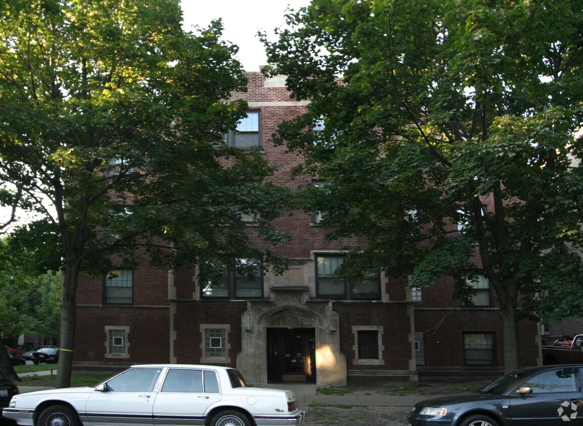 Primary Photo - 1301 W Elmdale Ave