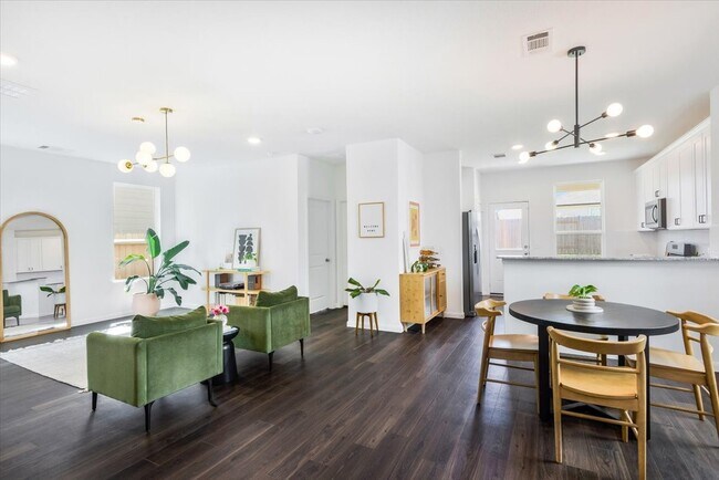 Building Photo - 25919 Chicory Dr