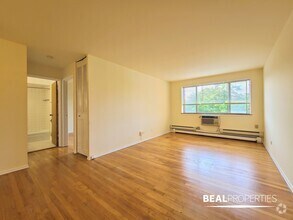 Building Photo - 660 W Wrightwood Ave