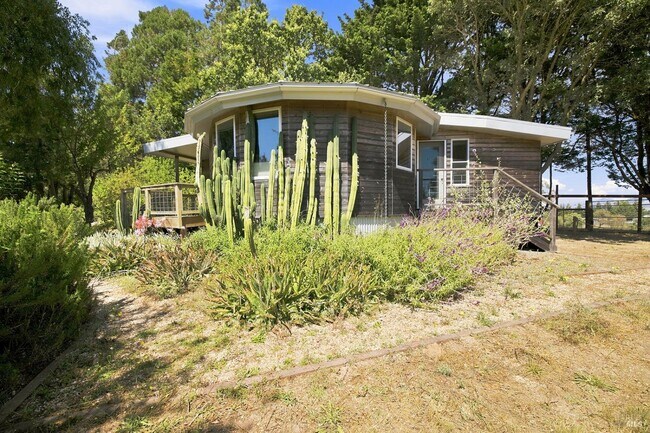 Foto del edificio - 143 Lone Oak Ln