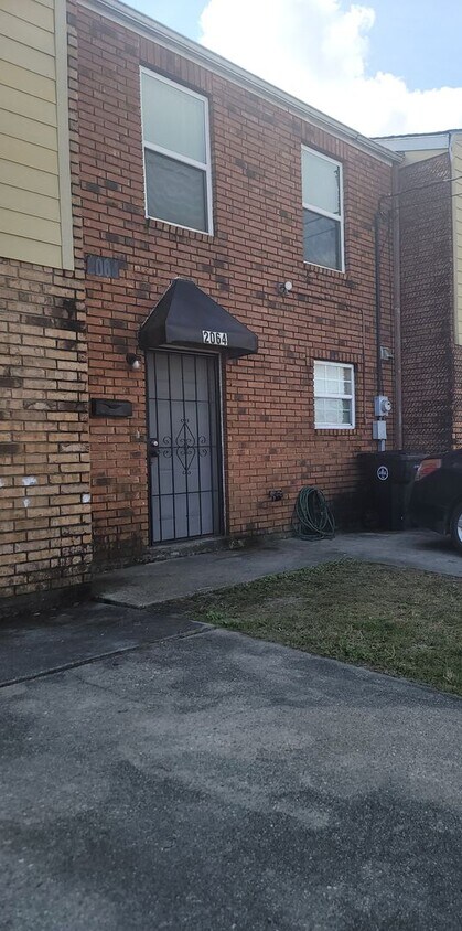 Primary Photo - 2 Bedroom, 2.5 Bath Townhouse