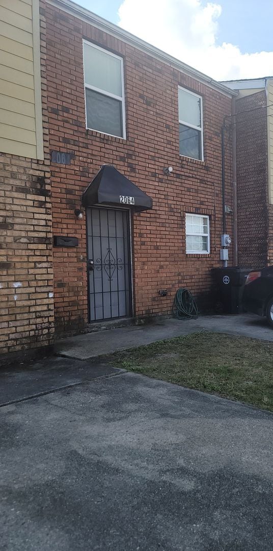 2 Bedroom, 2.5 Bath Townhouse - 2 Bedroom, 2.5 Bath Townhouse