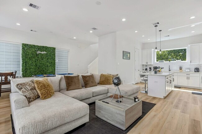 Foto del edificio - 3020 Live Oak St