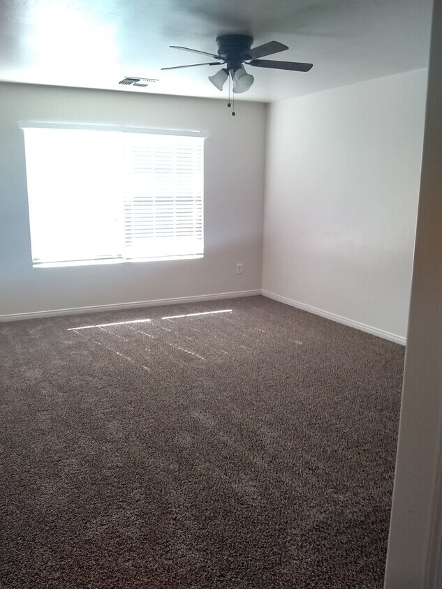 Foto principal - PRE-LEASE OPPORTUNITY – Downtown Living at...