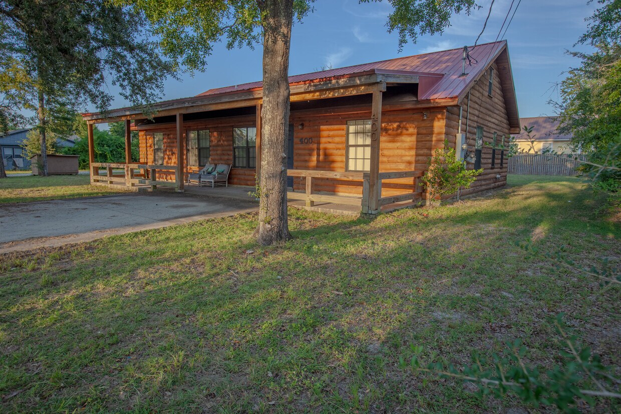 Foto principal - 400 Camellia Ave