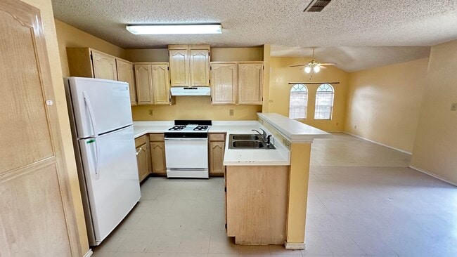 Building Photo - 1028 Merrimack Loop