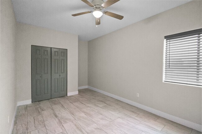 Building Photo - Great Location in Glendale