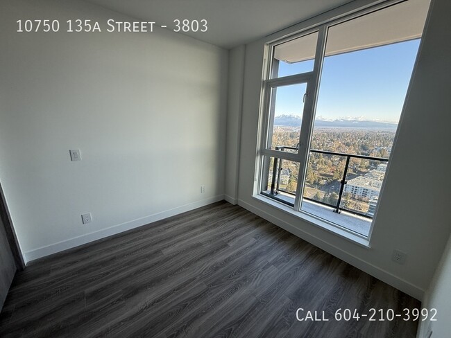 Building Photo - Luxurious 38th Floor Condo