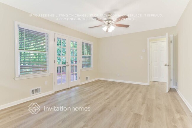 Building Photo - 1060 Canterbury Dr