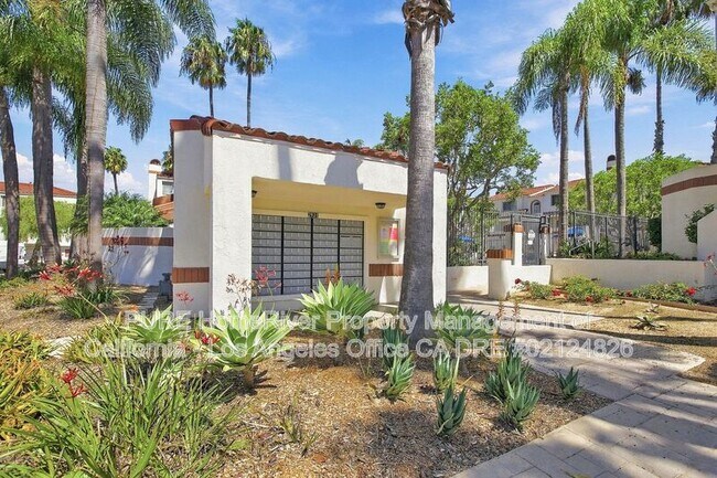 Building Photo - 2931 Plaza del Amo