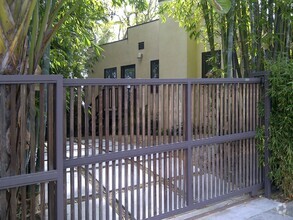 Building Photo - 8532 W Knl Dr
