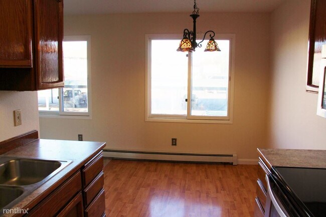 Building Photo - 2 br, 1 bath Condo - 251 McCarrey St Unit ...