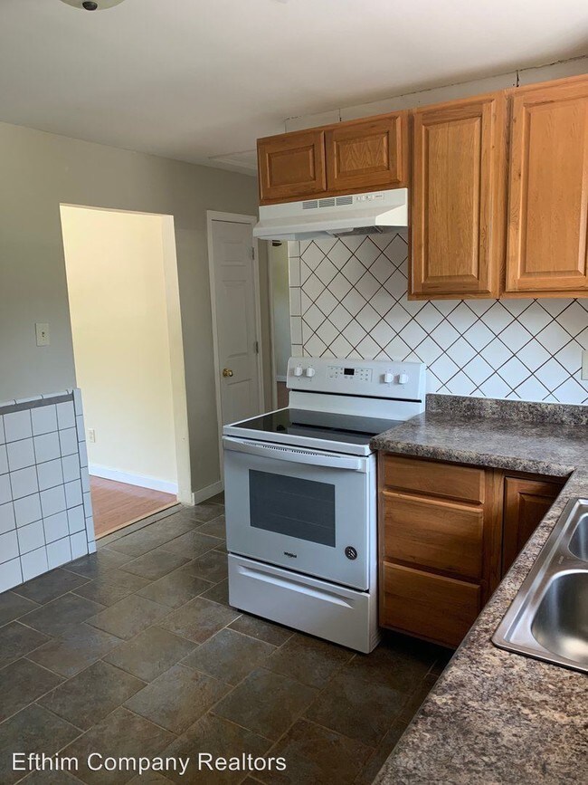 Building Photo - 226-228 Cool Valley Dr