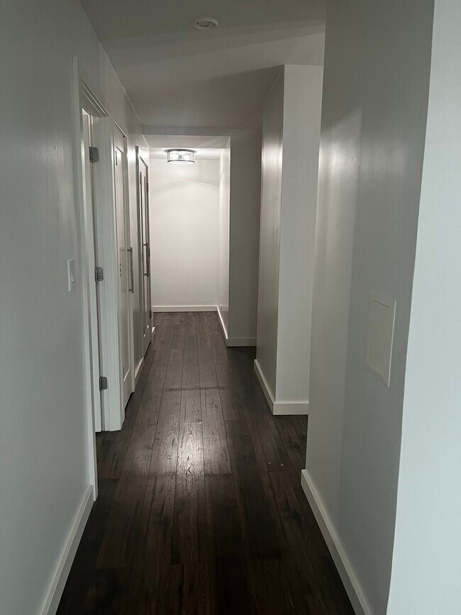 Building Photo - 5100 N Marine Dr