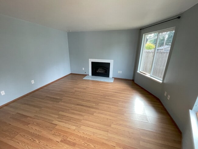 Living Room - 10 107th St SE