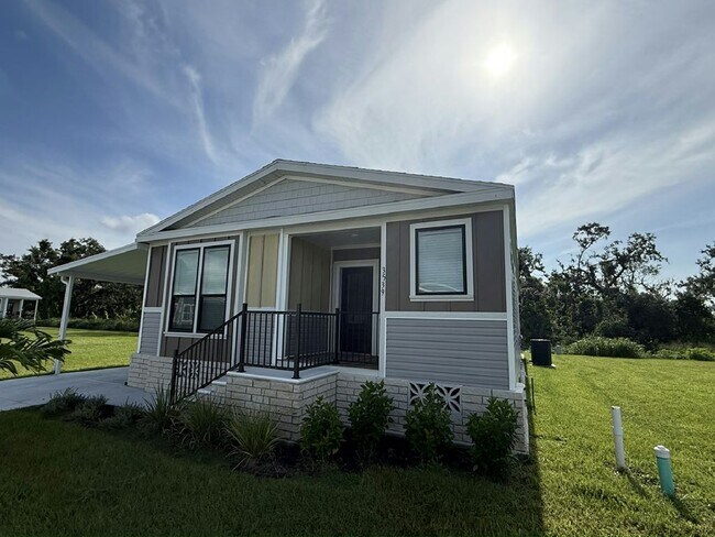 Building Photo - 3539 Vine Trl