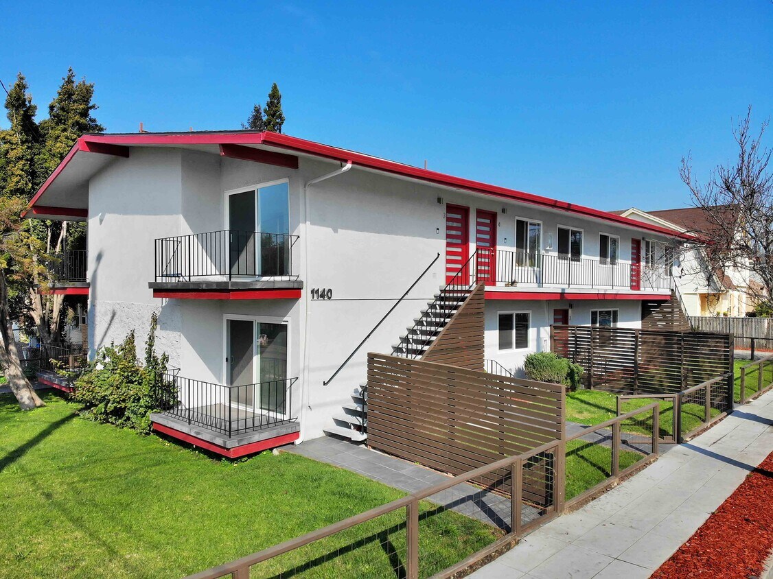 Foto principal - 1140 E 22nd St