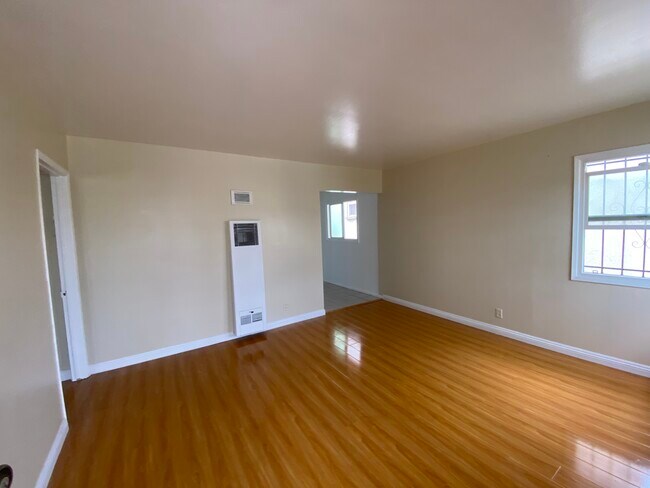 Building Photo - 1218 S Harvard Blvd