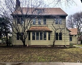 Building Photo - 352 Canterbury Rd