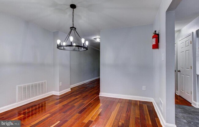 Building Photo - 3537 Reisterstown Rd