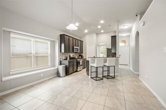 Building Photo - 12519 King Harry Dr