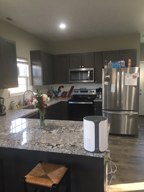 Foto del edificio - 1300 W Walnut St