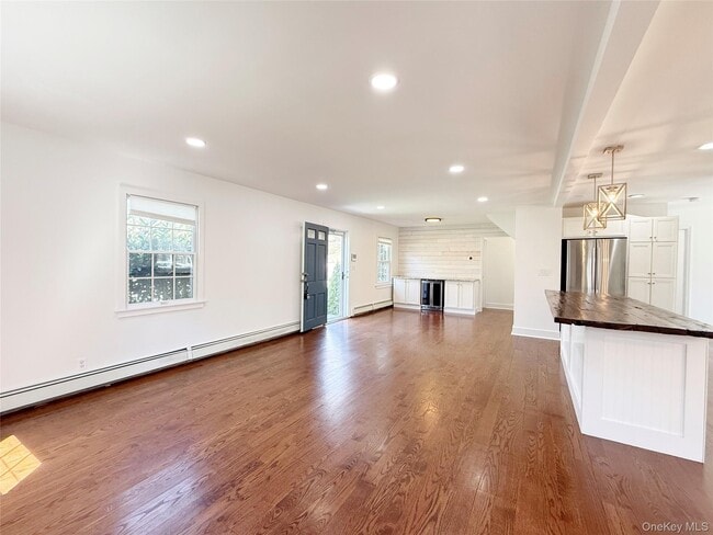 Foto del edificio - 18 Bayles Ave