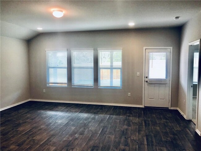 Building Photo - 12909 Brahmin Dr