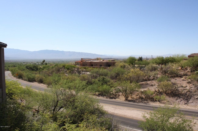Building Photo - 6655 N Canyon Crest Dr