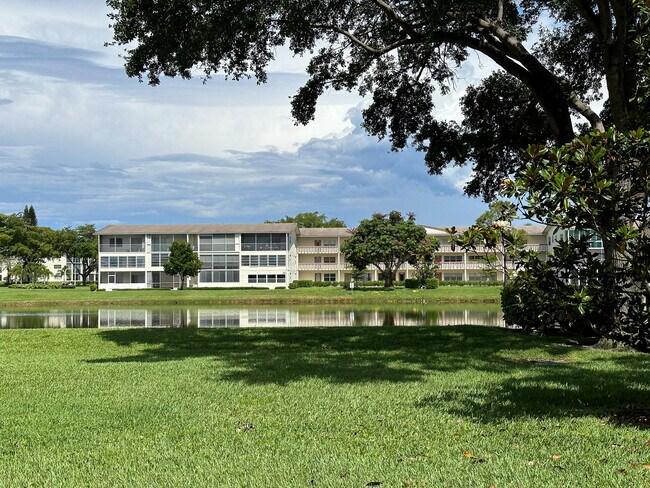 Foto del edificio - 218 Preston Way