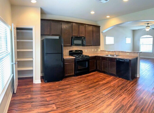 Building Photo - 309 Woodland Hills Drive Apt #B, Conroe, T...