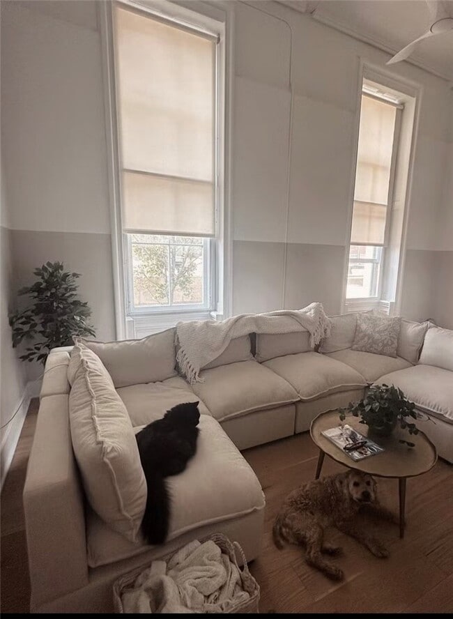 Building Photo - 30 W Broad St