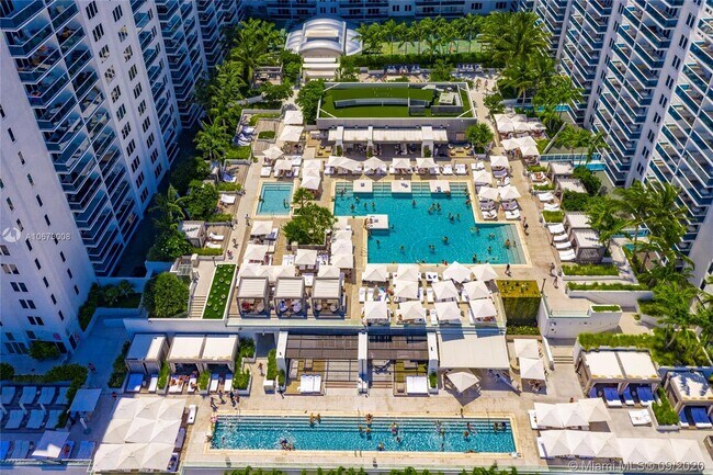 Foto del edificio - 2301 Collins Ave