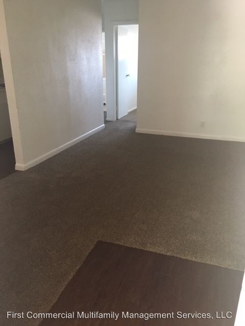 Building Photo - 1 br, 1 bath Apartment - 3336 E Marshall St
