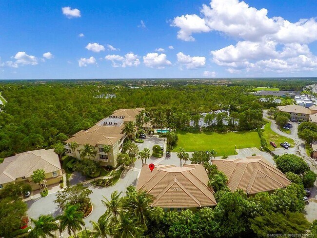 Foto del edificio - 941 SE Willoughby Trace