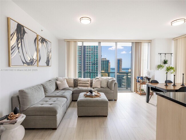 Foto del edificio - 79 SW 12th St