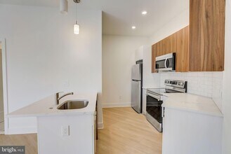 Building Photo - 4200 Lancaster Ave