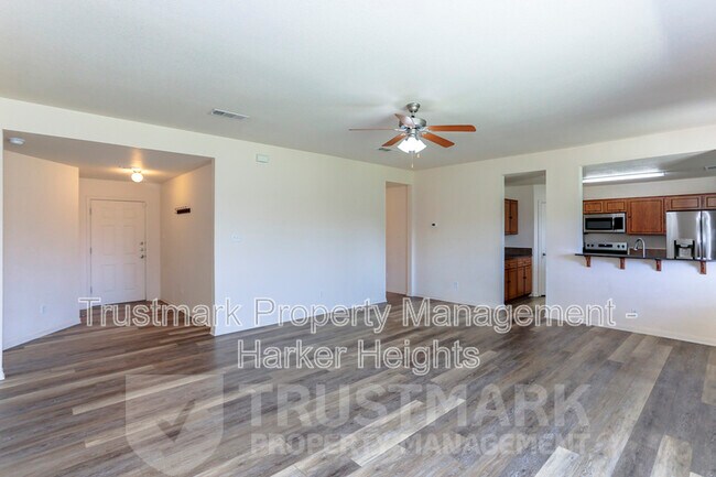 Foto del edificio - 3204 Canadian River Loop