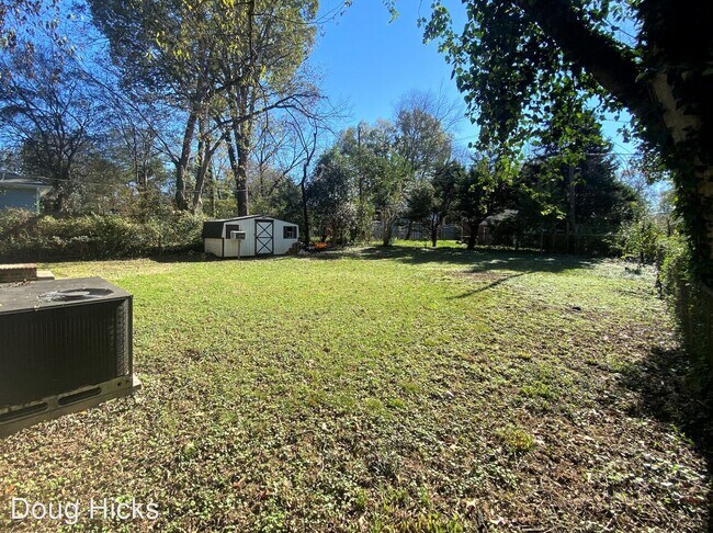 Foto del edificio - 3 br, 1 bath House - 5001 Valley Stream Rd