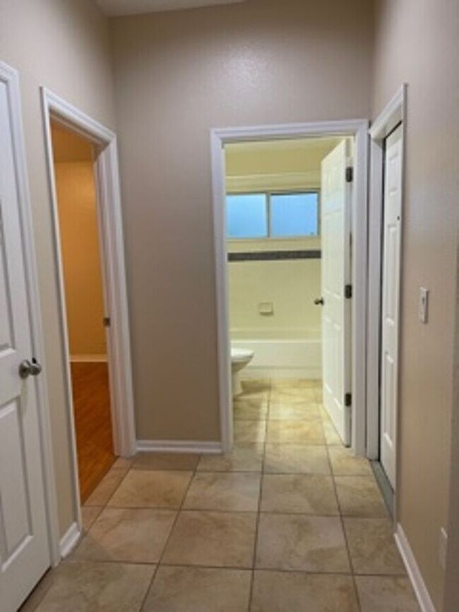 Foto del edificio - 805 Valleyway Dr