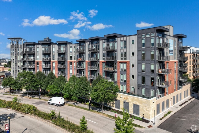 Building Photo - The Flats at West End