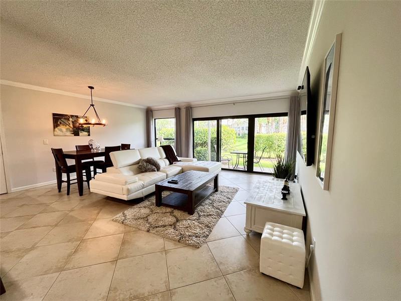 Foto principal - 11863 Wimbledon Cir