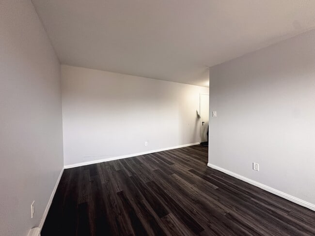 Building Photo - 424 Rue Aulneau