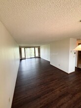 Building Photo - 403 La Villa Dr