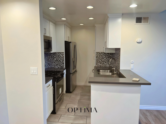 Building Photo - COMING SOON! - Beautifully Updated 3-Bedro...