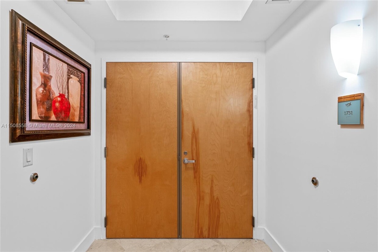 Foto principal - 19400 Turnberry Way