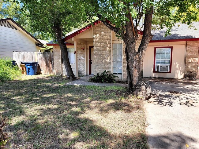 Building Photo - 6000 Emerald Forest Dr