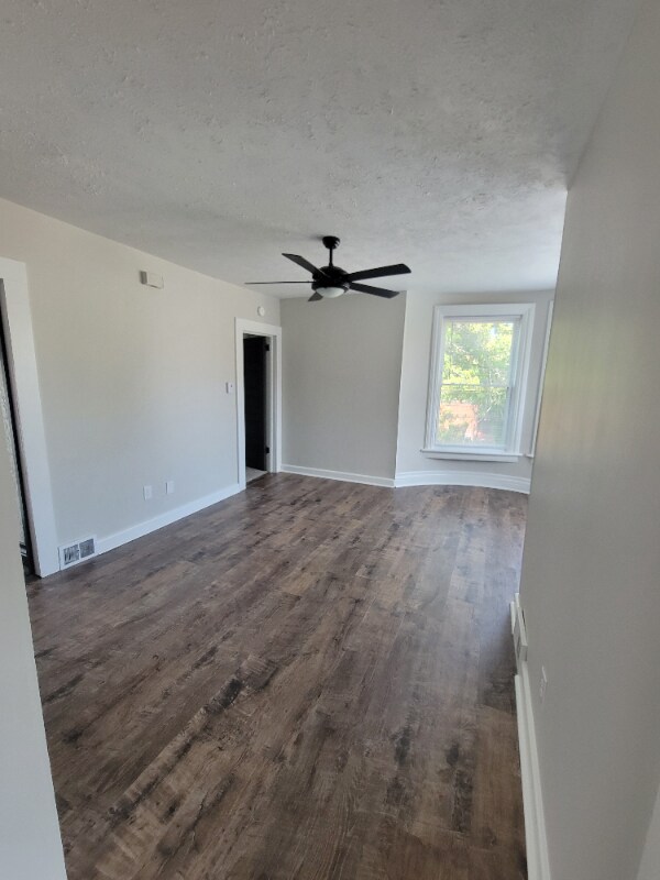 Foto del edificio - 701 W 8th St